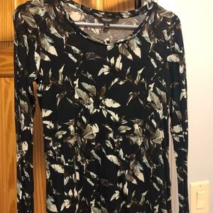 Casual blouse. UEC, Vera Wang. Smoke free home.